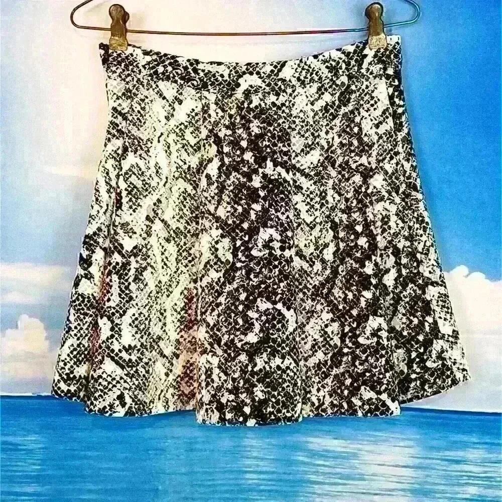 ABERCROMBIE & FITCH Womans Vintage BLACK WHITE GRAY Skirt Side Zip size Med - Picture 3 of 4